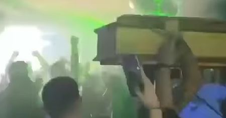 Trumna na dyskotece. Tak bawią się w Mielcu. "Niedobrze mi, jak na to patrzę"