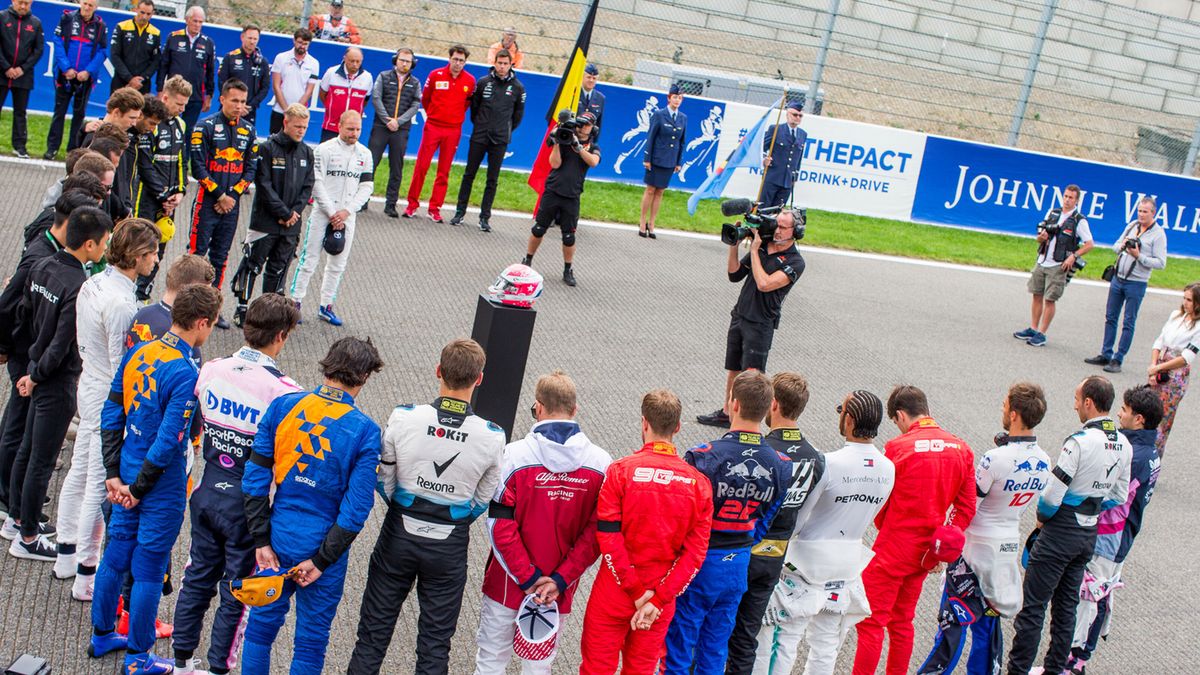 Materiały prasowe / Toro Rosso / Na zdjęciu: minuta ciszy przed wyścigiem F1