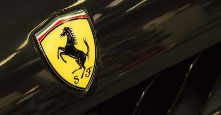 Ferrari stawia na hybrydy i elektryki. Za kilka lat mają stanowić 80 proc. sprzedaży