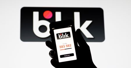 Oszustwa z kodami Blik: CBZC namierzyło 8 podejrzanych