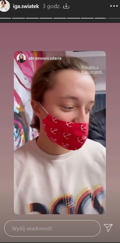 Trener Igi Świątek wydepilował klatkę piersiową i plecy