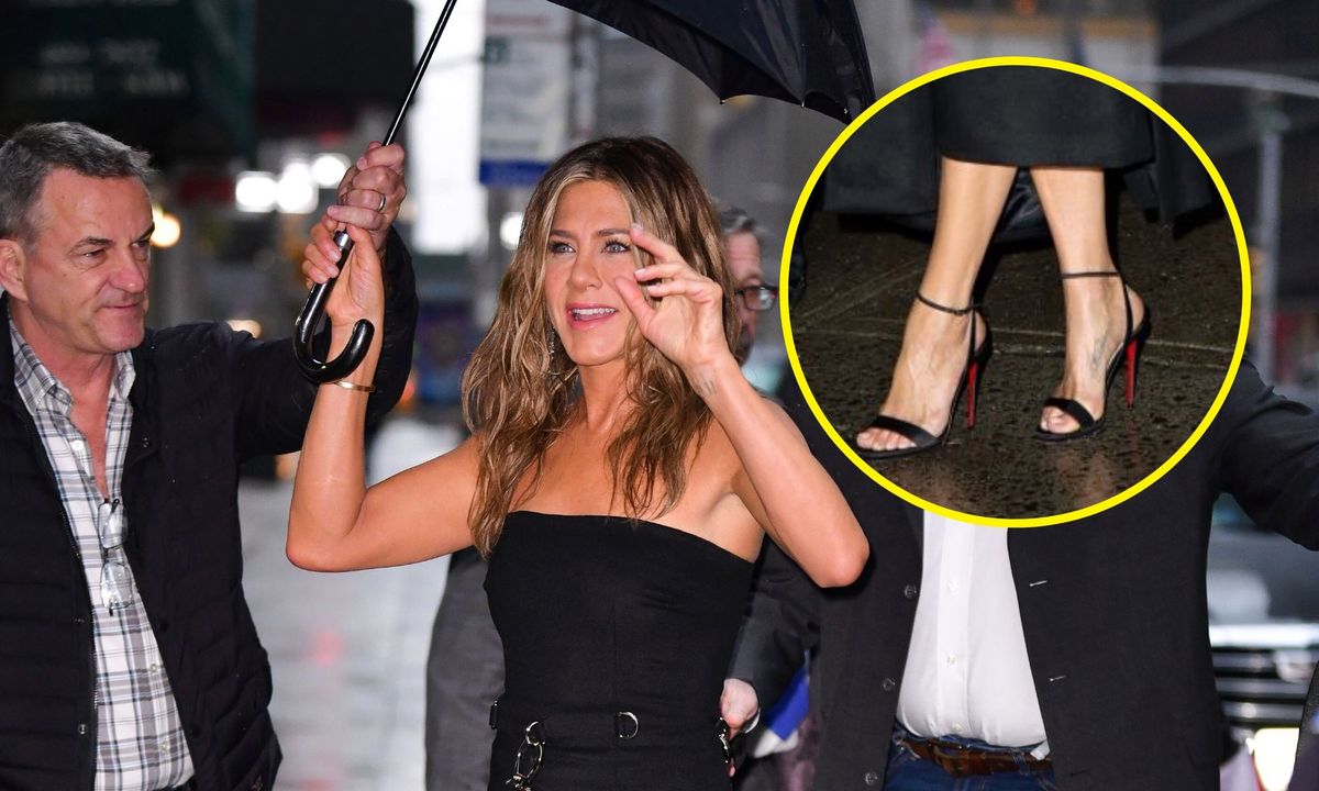 Sekret Jennifer Aniston. Wyglądała pięknie, ale wszyscy i tak patrzyli na jej stopy