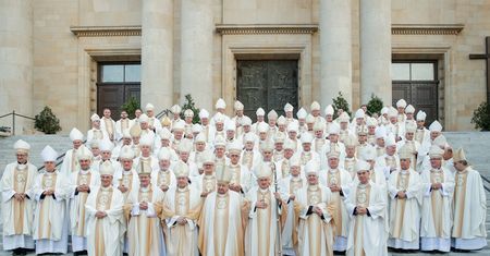 Wotum nieufności wobec Episkopatu [OPINIA]