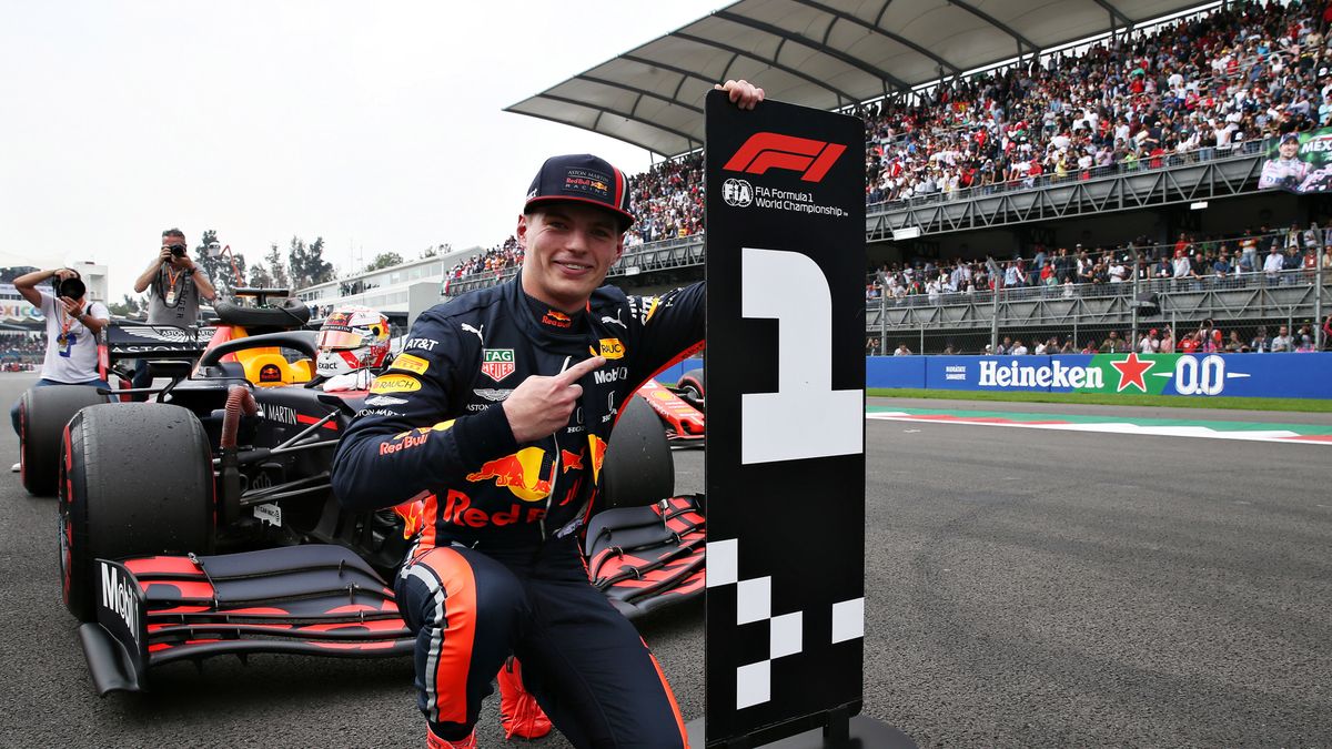 Zdjęcie okładkowe artykułu: Materiały prasowe / Red Bull / Na zdjęciu: Max Verstappen po wygraniu kwalifikacji