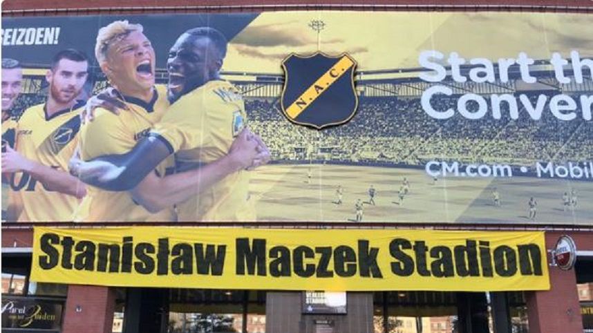 Twitter / NACnl / Na zdjęciu: baner Stanisław Maczek Stadion, który zawisnął przed stadionem NAC Bredy