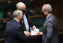 Ustawa covidowa. Odszkodowanie za zakażenie w pracy. Nowy pomysł PiS