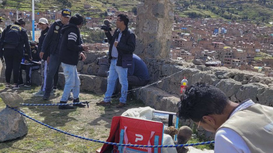 Mumię w torbie termicznej przejęła policja i przedstawiciele ministerstwa kultury Peru