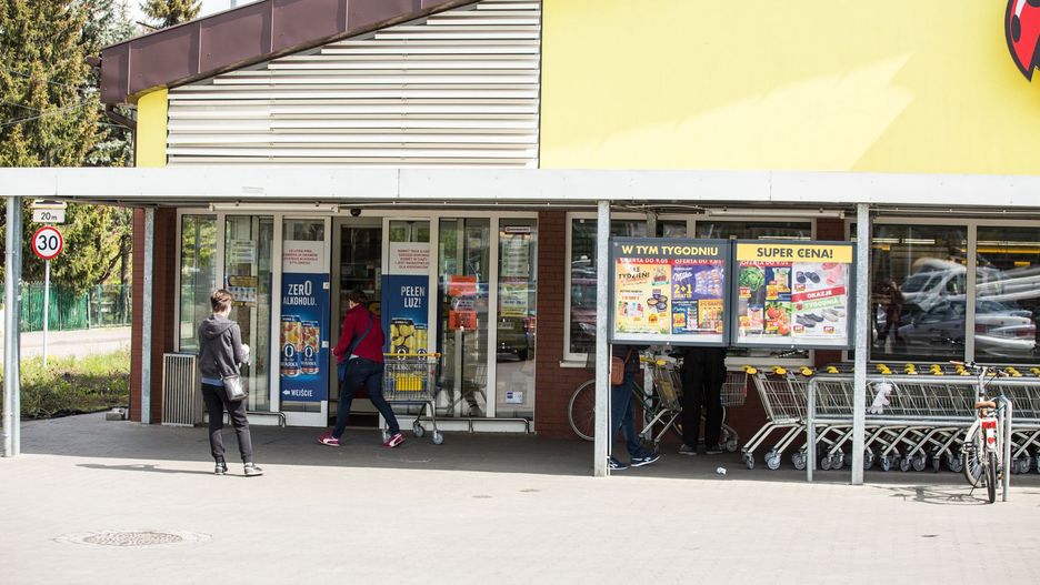 Biedronka. Klapki Kubota w promocji