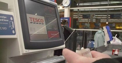 Wojna Tesco z Unilever. Produkty znikają z półek, a wszystkiemu winny słaby funt