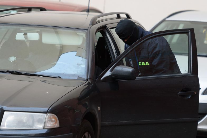 Szereg dziwnych przelewów mieli odkryć pracownicy CBA