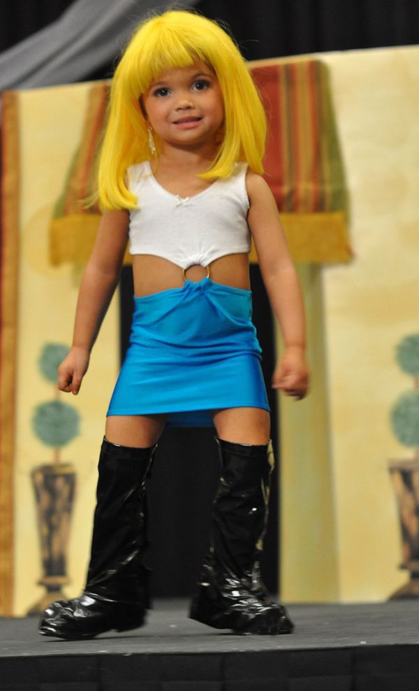 "Toddlers and Tiaras": Konkursy piękności koszmarem małych dziewczynek