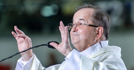 Rydzyk odpowiada "Wprost": "TV Trwam w porównaniu z lewackimi mediami OTRZYMUJE GROSZE. Bez mediów katolickich i polskich kościoły będą puste"