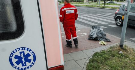 Ratownicy medyczni upomnieli się o 400 zł i stracili pracę. Twierdzą, że to kara za założenie związku zawodowego
