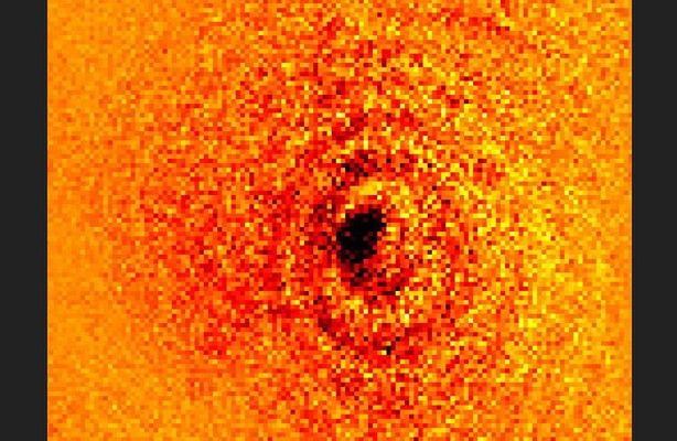 Tak wygląda cień atomu - uchwycony na fotografii pod mikroskopem