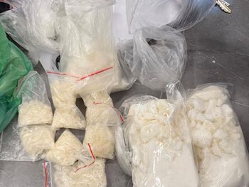 Wołomin: Wiedzieli, że 31-latek ma narkotyki. Urządzili zasadzkę i zatrzymali go podczas jazdy samochodem