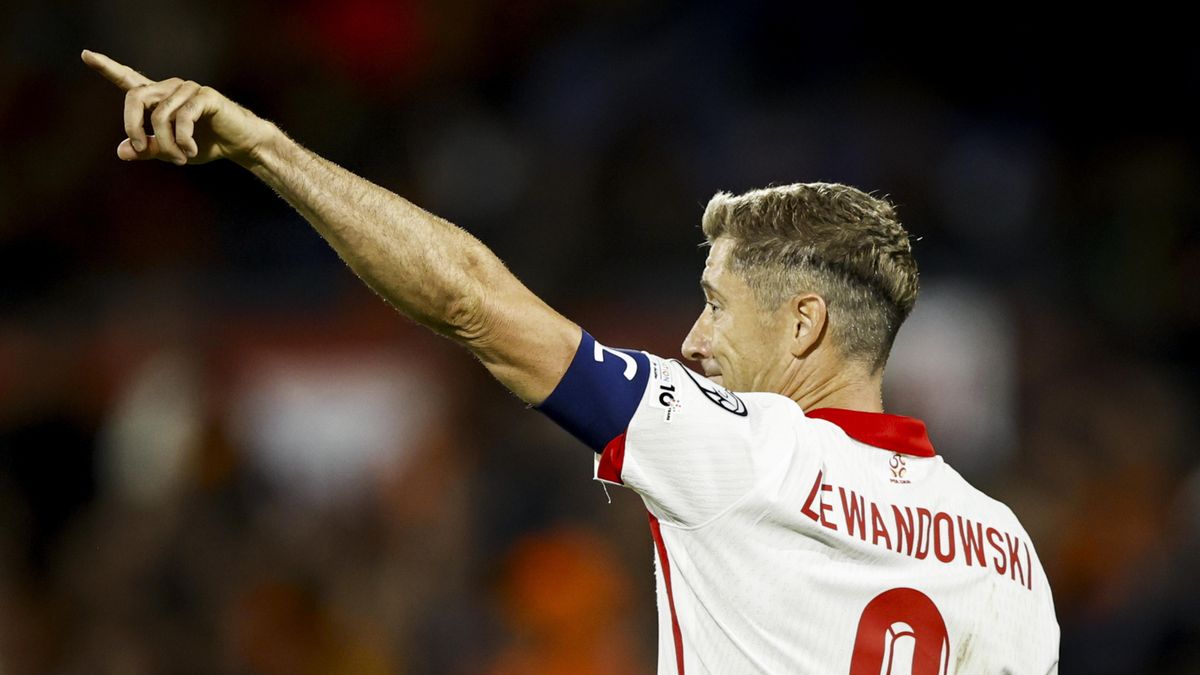 PAP/EPA / MAURICE VAN STEEN / Na zdjęciu: Robert Lewandowski