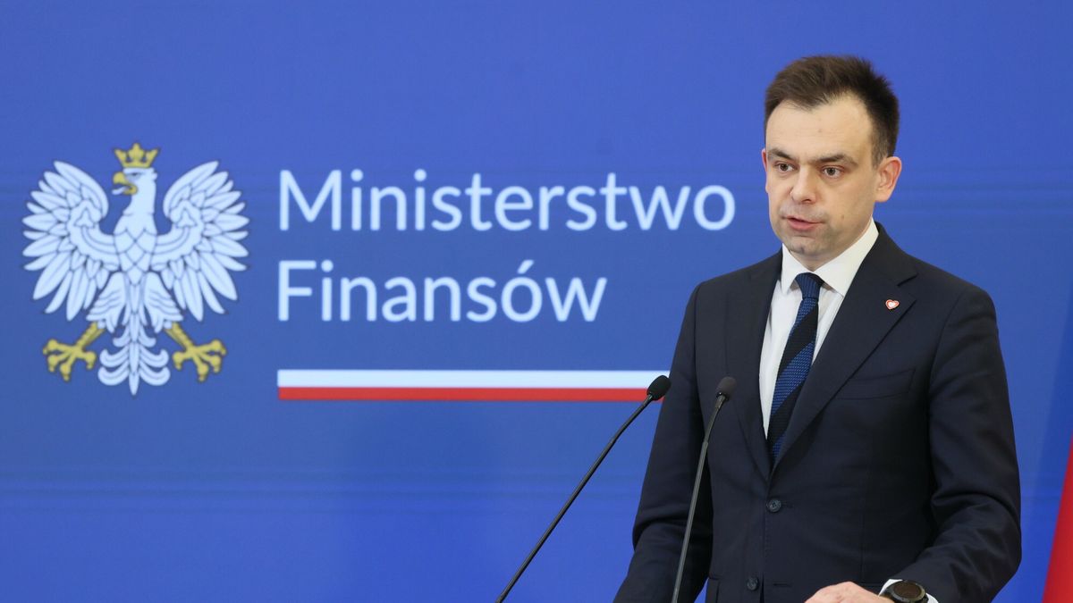 Ministrowie finans�w i zdrowia nt. sk?adki zdrowotnej dla przedsi?biorc�w
Fot. Pawel Wodzynski/East News, Warszawa, 21.03.2024. KPRM. Konferencja prasowa "Zmiany w skladce zdrowotnej dla przedsiebiorcow",  z udzialem ministra finansow Andrzeja Domanskiego (n/z), minister zdrowia Izabeli Leszczyny i wiceministra finansow Jaroslawa Nenemana.
Pawel Wodzynski