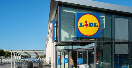 Lidl wydłuża godziny pracy sklepów. Niektóre będą działać całą dobę