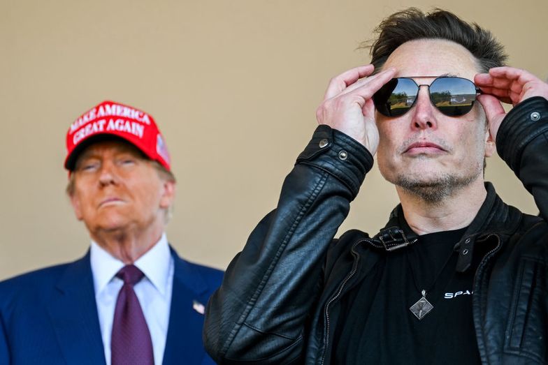 Akcje Tesli wystrzeliły. Tak Elon Musk zyskuje dzięki zwycięstwu Trumpa