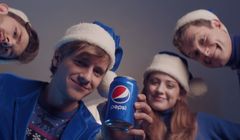 Musiał, Gąsiewska, Fidusiewicz i Młynarkiewicz jako elfy w spocie Pepsi na Boże Narodzenie (wideo)