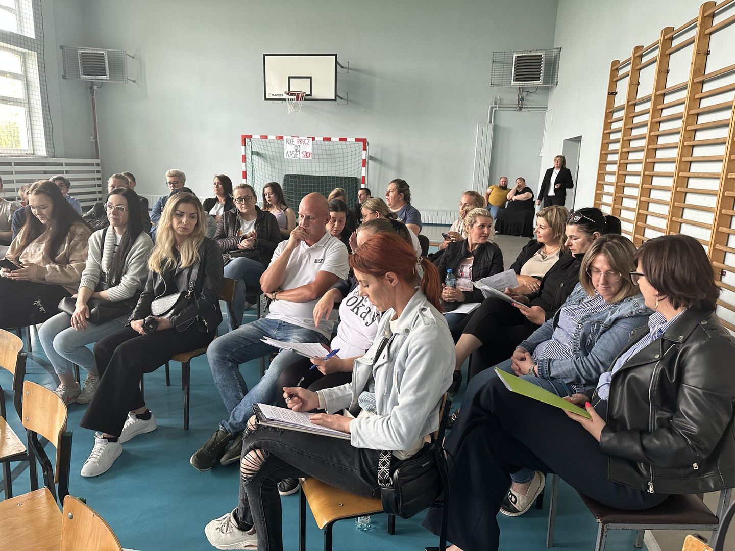 Władze gminy Świecie nad Osą pod Grudziądzem planują zamknąć dwie szkoły. Rodzice protestują
