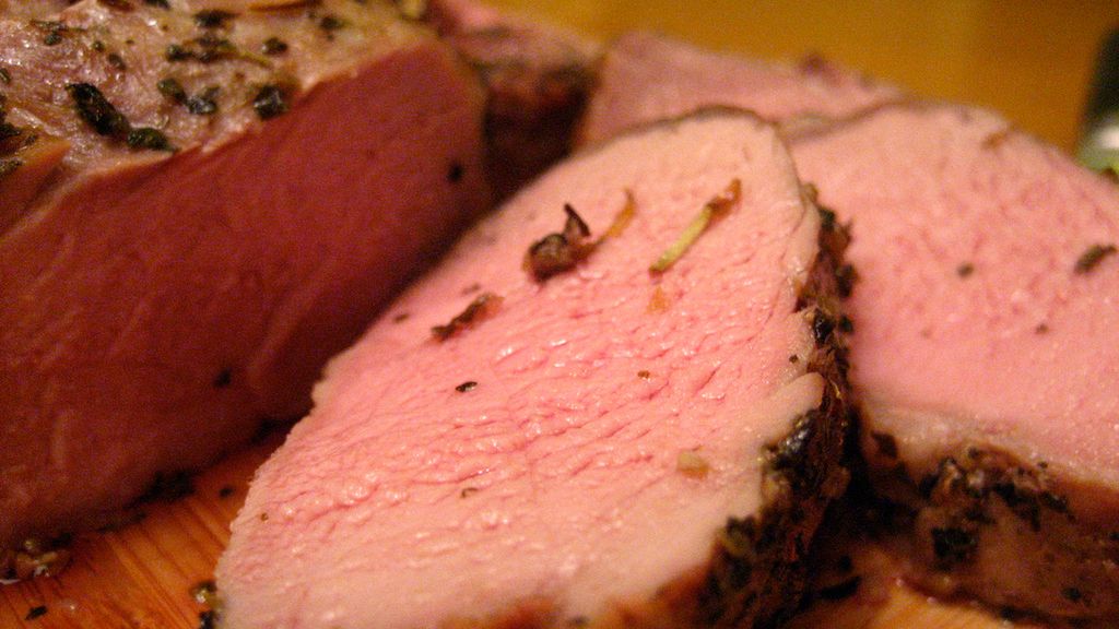 Opiekane steki wieprzowe z szynki bez kości (mięso i tłuszcz)