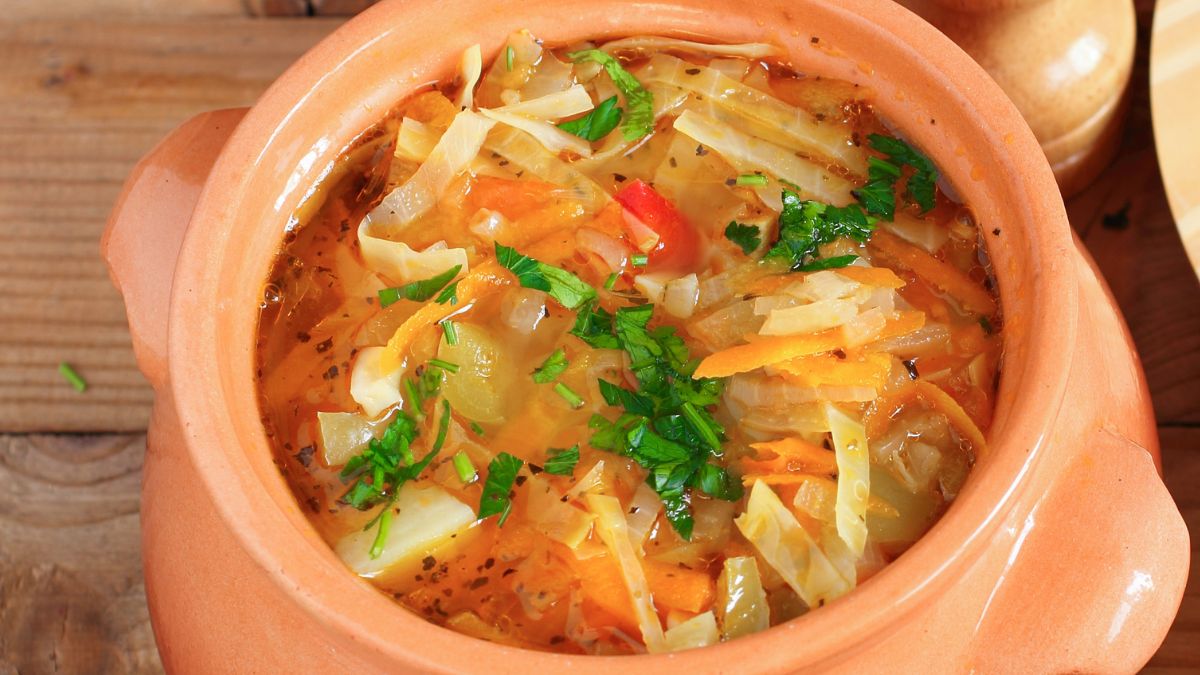 Zupa z kapusty z mięsną wkładką