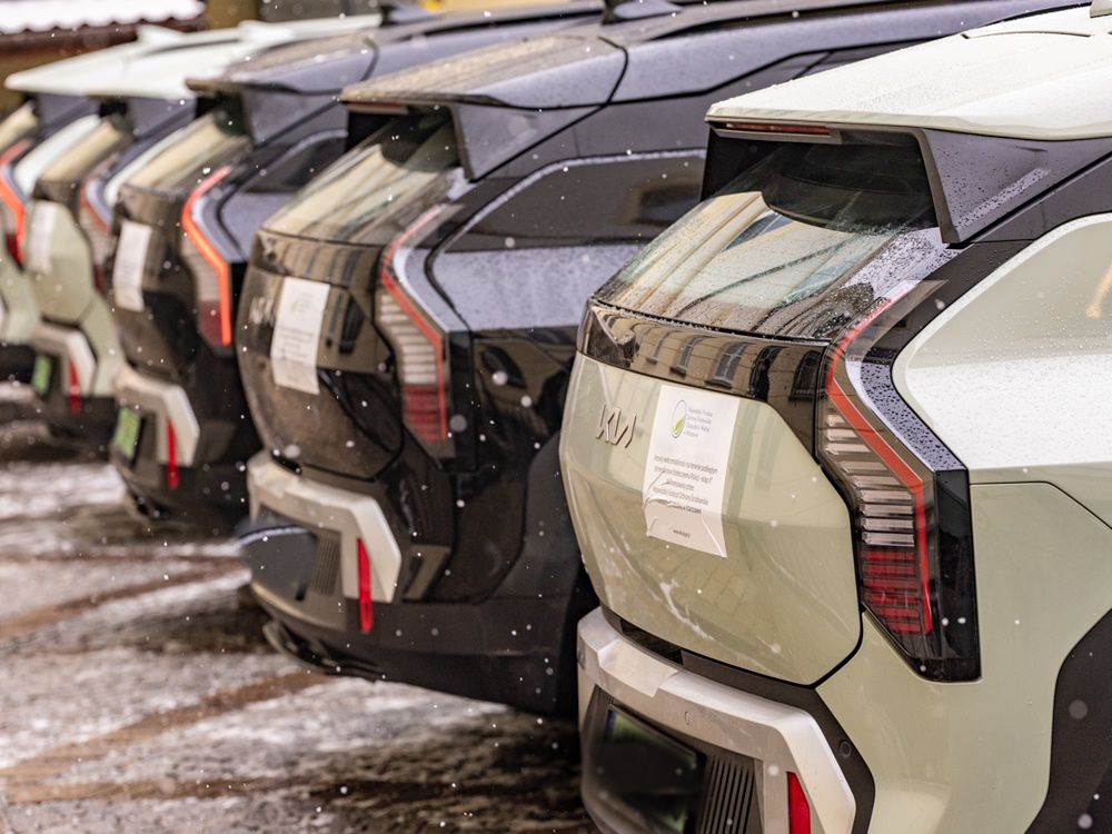 Nowe, nieoznakowane radiowozy