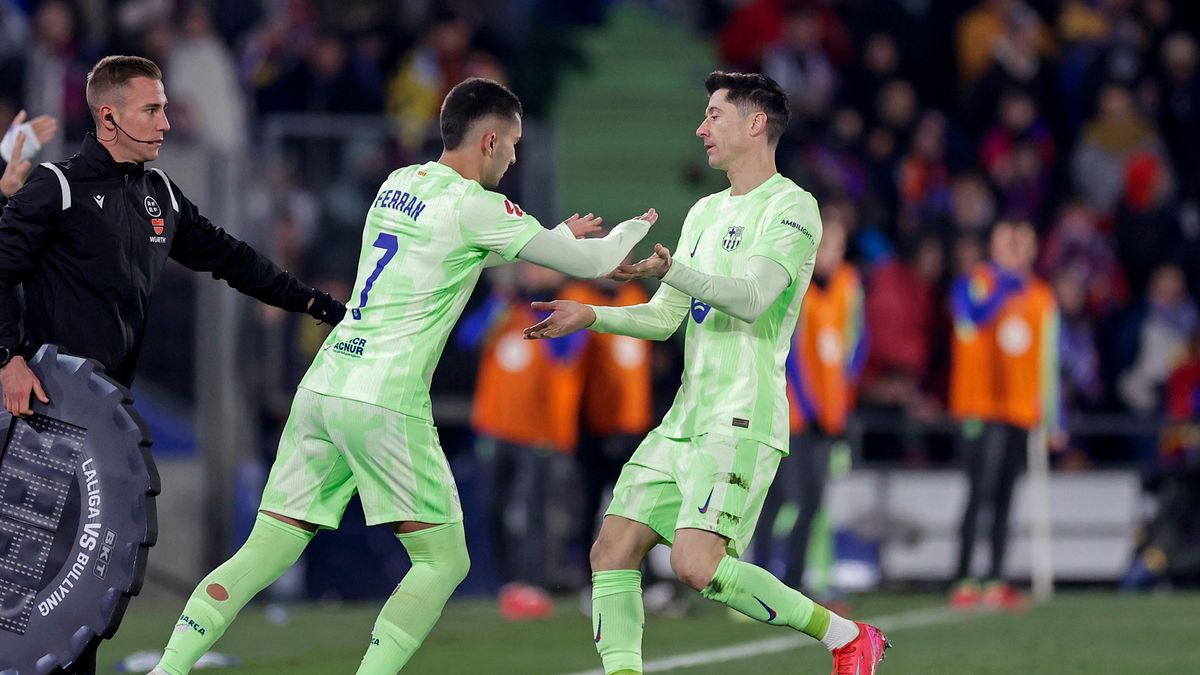 Getty Images / Na zdjęciu: Ferran Torres i Robert Lewandowski