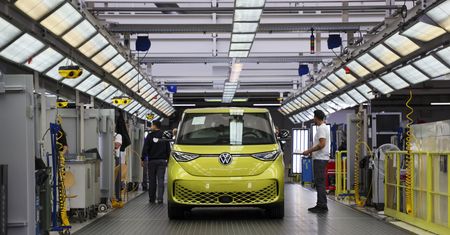 Volkswagen chce produkować w Europie tylko elektryczne auta. Nowy szef zapowiada "skok naprzód"