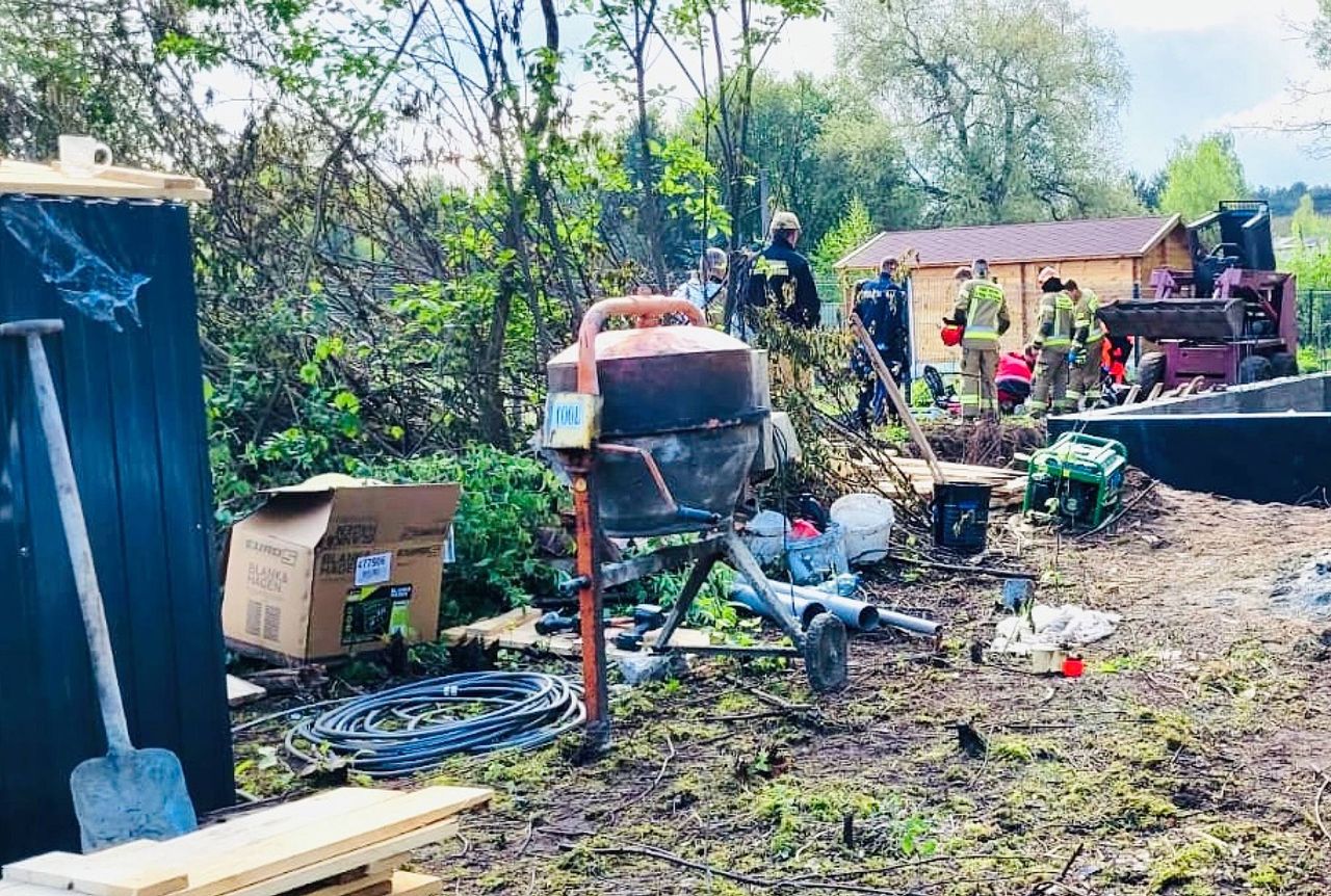 Tragedia pod Warszawą. Koparka zmiażdżyła mężczyznę