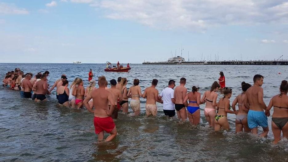 Łańcuch życie niedawno utworzyli również plażowicze w sopocie 