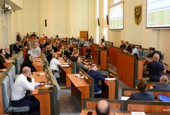 Wrocław. Zarząd województwa z wotum zaufania oraz absolutorium za wykonanie budżetu w 2020 roku