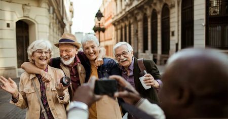 Seniorzy a technologie w podróży i cyberzagrożenia. Ruszyły warsztaty