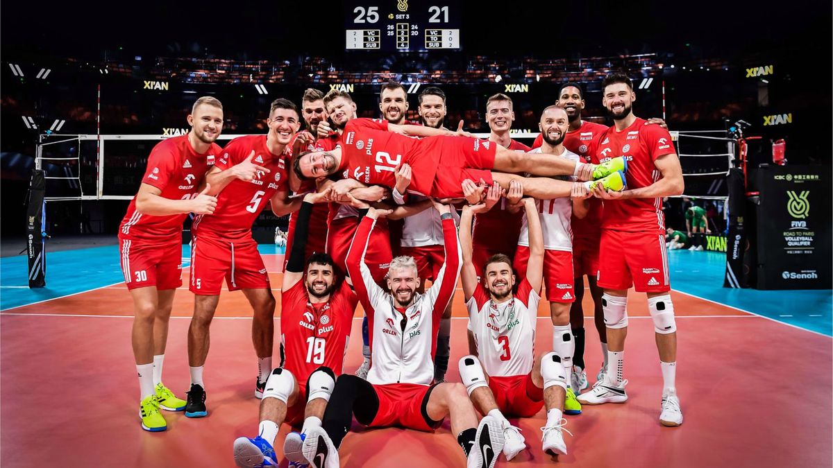 Zdjęcie okładkowe artykułu: Materiały prasowe / Volleyball World / Na zdjęciu: Grzegorz Łomacz razem z kolegami z drużyny