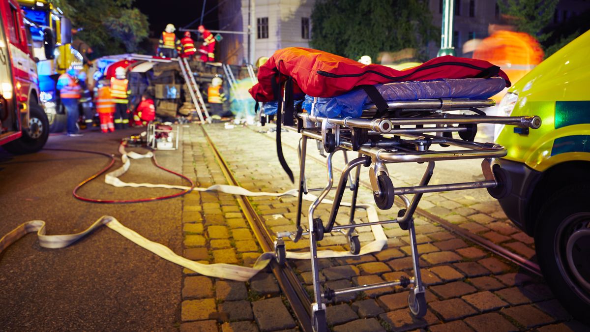 Wypadek karetka nosze kraksa