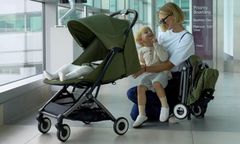 Podróże z dziećmi: Jak wybrać idealną spacerówkę na wakacje?