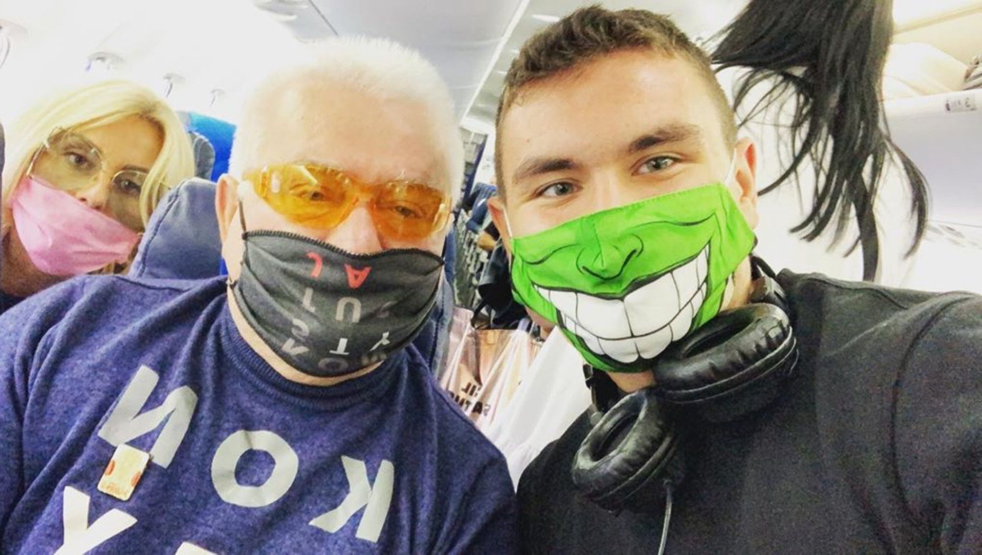 Dagmara Kaźmierska pozuje z Lechem Wałęsą