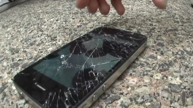 Samsung Galaxy S II i iPhone 4S: który jest twardszym zawodnikiem? [wideo] 1