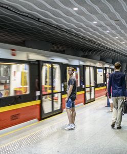 Metro Warszawskie. Nie działają cztery stacje. Olbrzymie utrudnienia