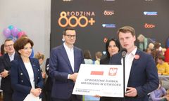 "Ucieka" nawet złote dziecko. "Byli" PiS-owcy zmieniają barwy na wybory