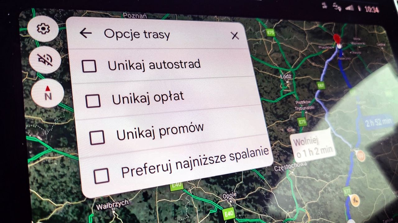 Aktywuj tę opcję w Google Maps. Unikniesz zmory podróżnych