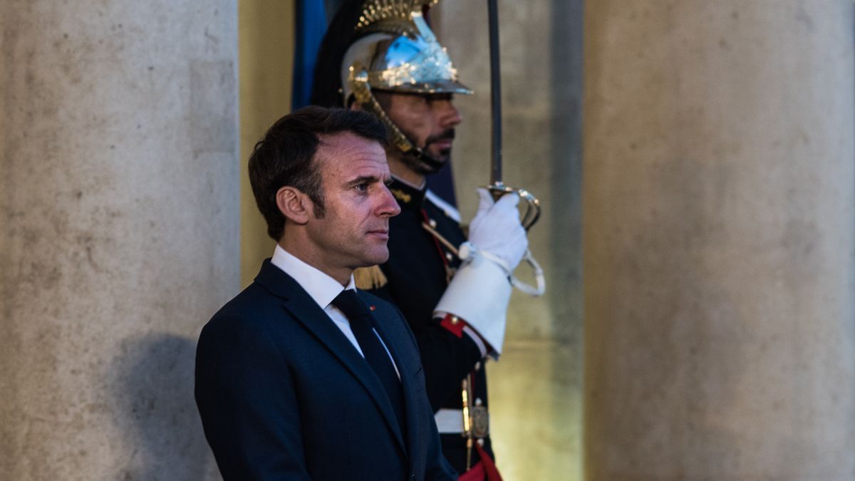 President Emmanuel Macron at the Elysee awaits the arrival of Ukrainian President Volodymir Zelensky, in Paris, 14 May, 2023. (Photo by Andrea Savorani Neri/NurPhoto via Getty Images)
