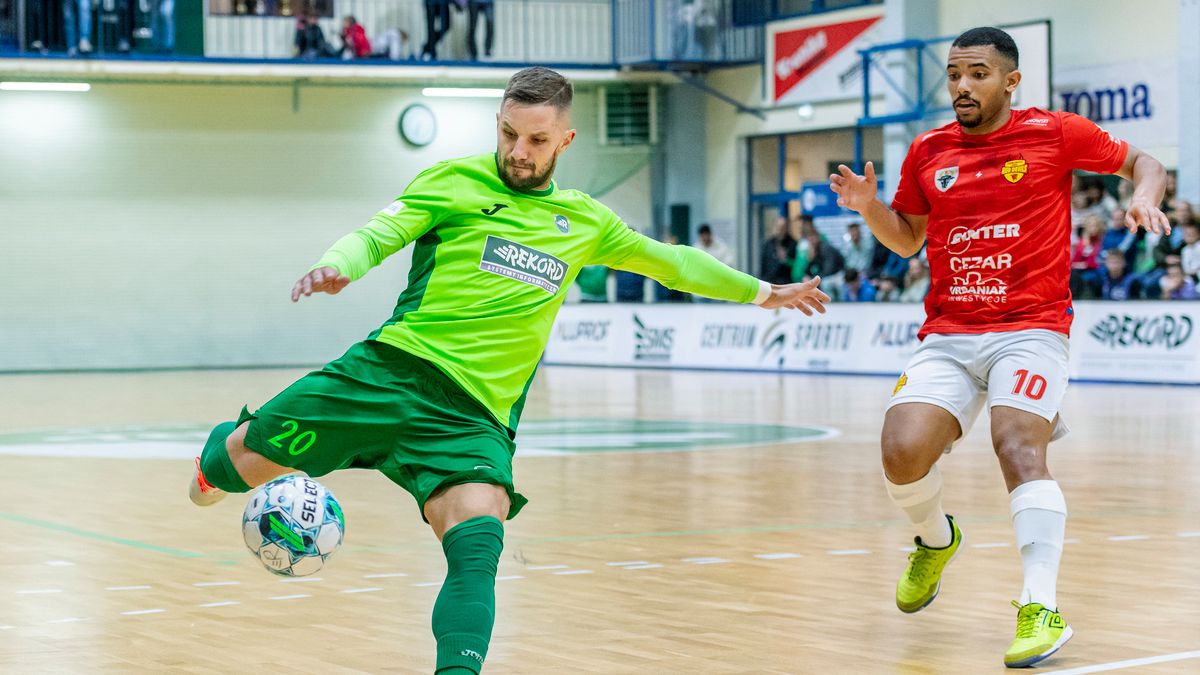 Materiały prasowe / Marek Łękawa / Na zdjęciu: futsaliści Rekordu i Red Devils