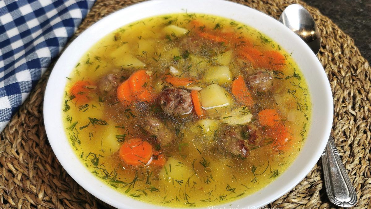 Kartoflanka z klopsikami 