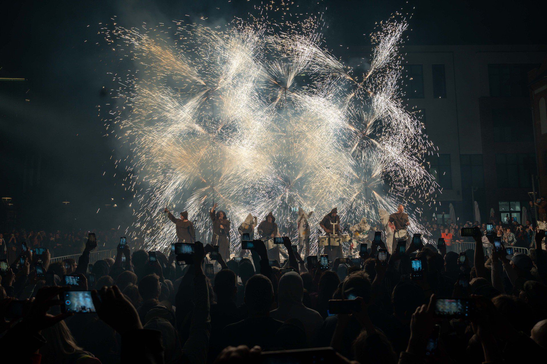 Widowiskowe otwarcie XXVII Międzynarodowego Festiwalu Teatrów Plenerowych i Ulicznych FETA
