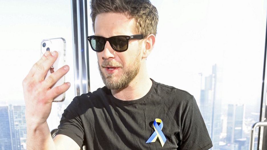 Antoni Królikowski niedawno został ojcem. Rozstał się z Joanną Opozdą, matką swojego dziecka