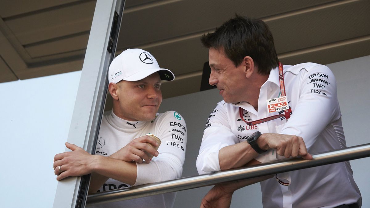 Valtteri Bottas (po lewej) i Toto Wolff