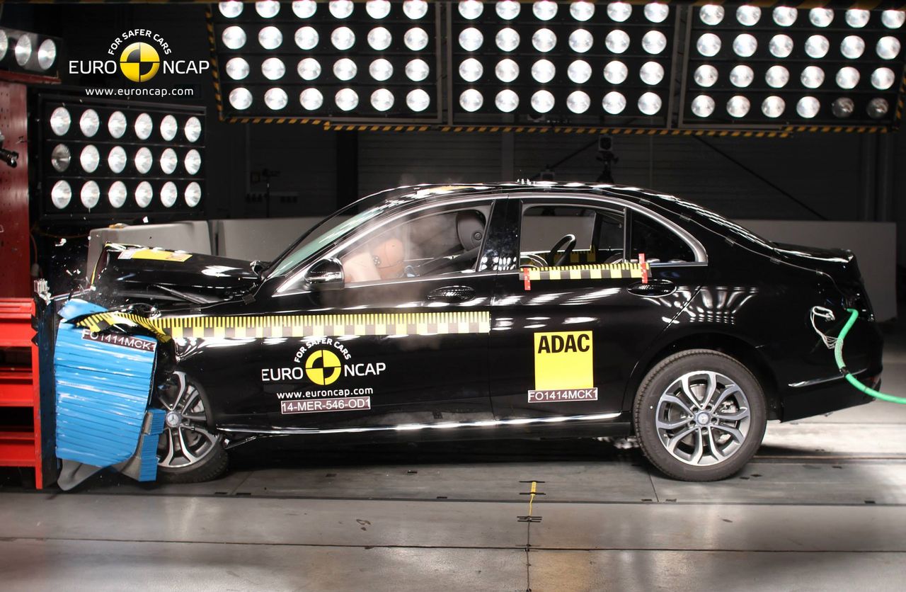 Mercedes-Benz Klasy C w teście zderzeniowym Euro NCAP 2014