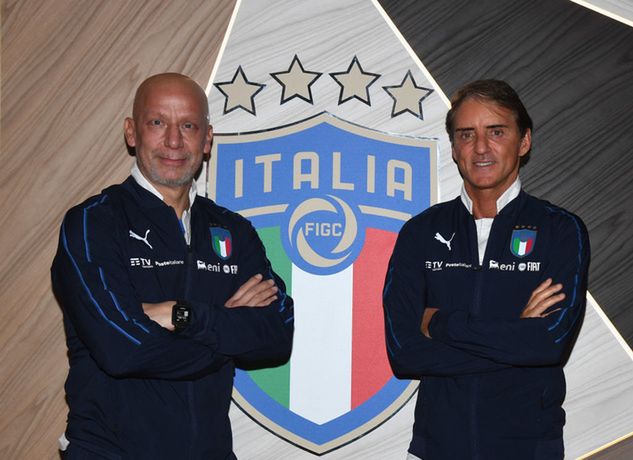 Na zdjęciu: Gianluca Vialli (L) i Roberto Mancini (P)